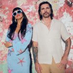 Juanes y Bomba Estéreo presentan “Muérdeme”, una cumbia moderna que celebra la química y la conexión emocional